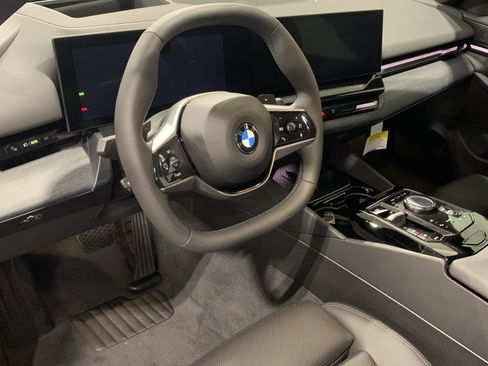 Used 2026 BMW 530i w/ Premium Package RWD image 13
