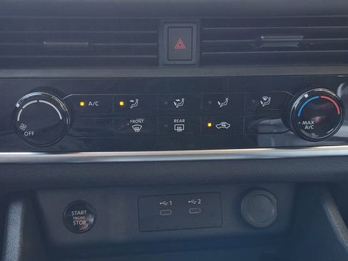 Used 2025 Nissan Rogue S FWD image 18