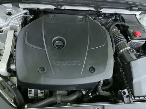 Used 2020 Volvo S90 T6 R-Design image 31