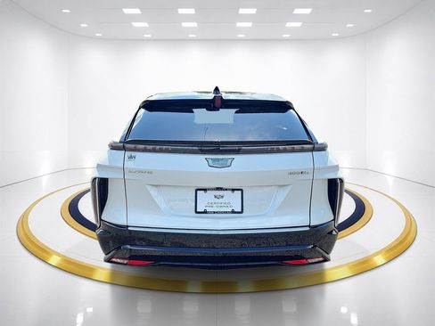 Certified 2025 Cadillac Lyriq Luxury w/ LPO, Floor Liner Package AWD/4WD image 6