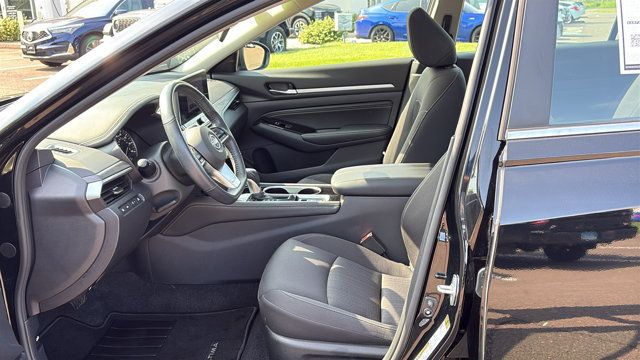 Certified 2023 Nissan Altima 2.5 SV w/ SV Premium Package AWD/4WD image 9