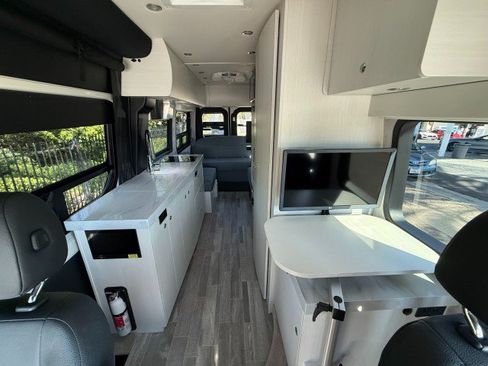 Used 2022 Mercedes-Benz Sprinter 3500 image 16