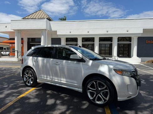 Used 2011 Ford Edge Sport w/ Driver Entry Pkg AWD/4WD image 2