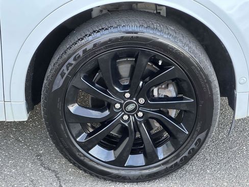 Used 2021 Land Rover Discovery Sport SE R-Dynamic image 5