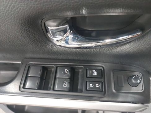 Used 2017 Nissan Titan SV AWD/4WD image 75