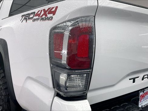 Used 2021 Toyota Tacoma TRD Off-Road w/ Technology Package AWD/4WD image 29