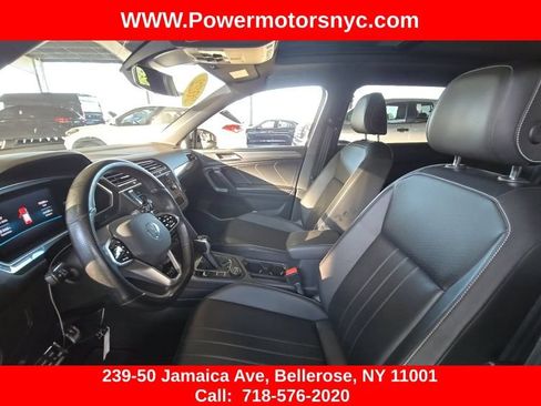 Used 2022 Volkswagen Tiguan SE R-Line AWD/4WD image 3