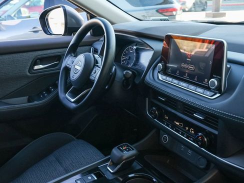 Used 2023 Nissan Rogue SV image 20