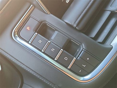 Used 2021 Chevrolet Tahoe Z71 image 15