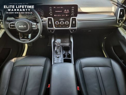 Used 2023 Kia Sorento LX FWD image 23