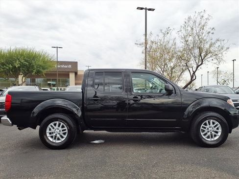 Used 2015 Nissan Frontier SV image 7