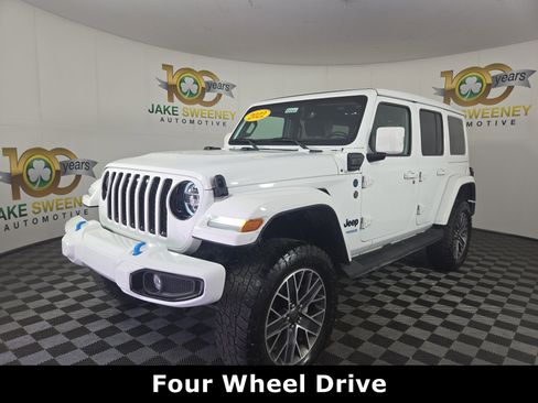 Used 2022 Jeep Wrangler Unlimited Sahara image 3