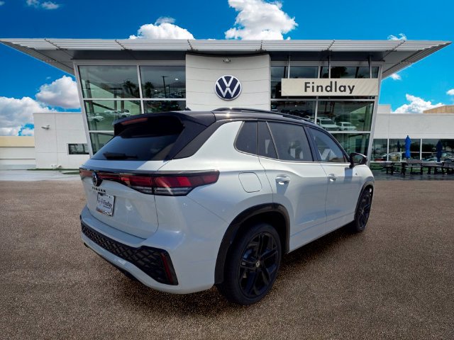 New 2026 Volkswagen Tiguan SE R-Line FWD image 4