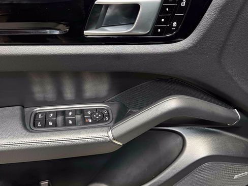 Used 2019 Porsche Cayenne S AWD/4WD image 49