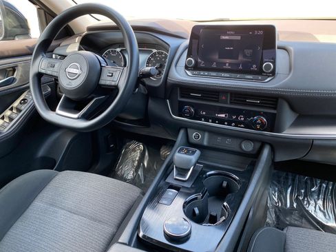 Used 2023 Nissan Rogue SV image 15