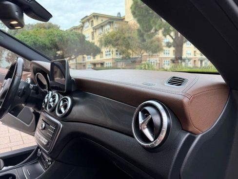 Used 2018 Mercedes-Benz CLA 250 image 50