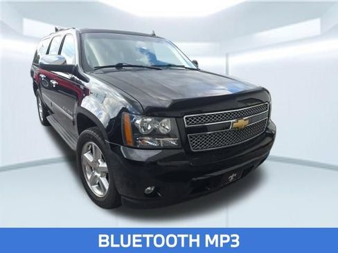 Used 2013 Chevrolet Suburban LTZ RWD image 2