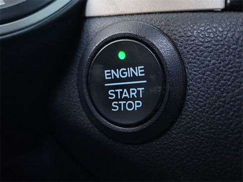 Used 2021 Ford Escape SE w/ SE Sport Appearance Package image 12