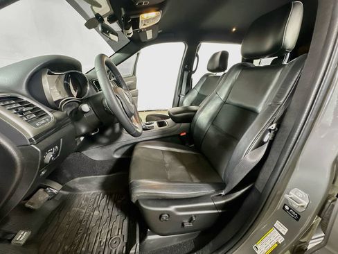 Used 2021 Jeep Grand Cherokee Laredo RWD image 15
