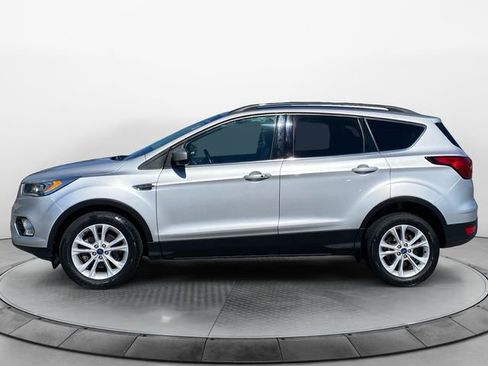 Used 2019 Ford Escape SEL image 2