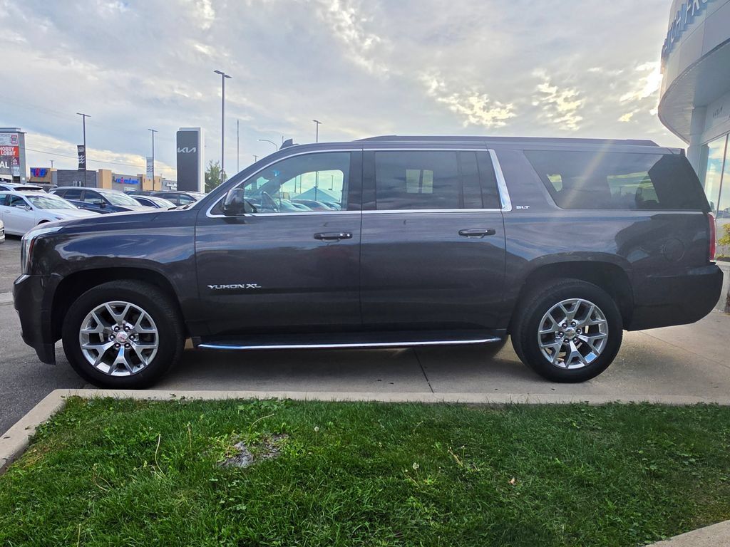 Used 2018 GMC Yukon XL SLT w/ Open Road Package AWD/4WD image 8