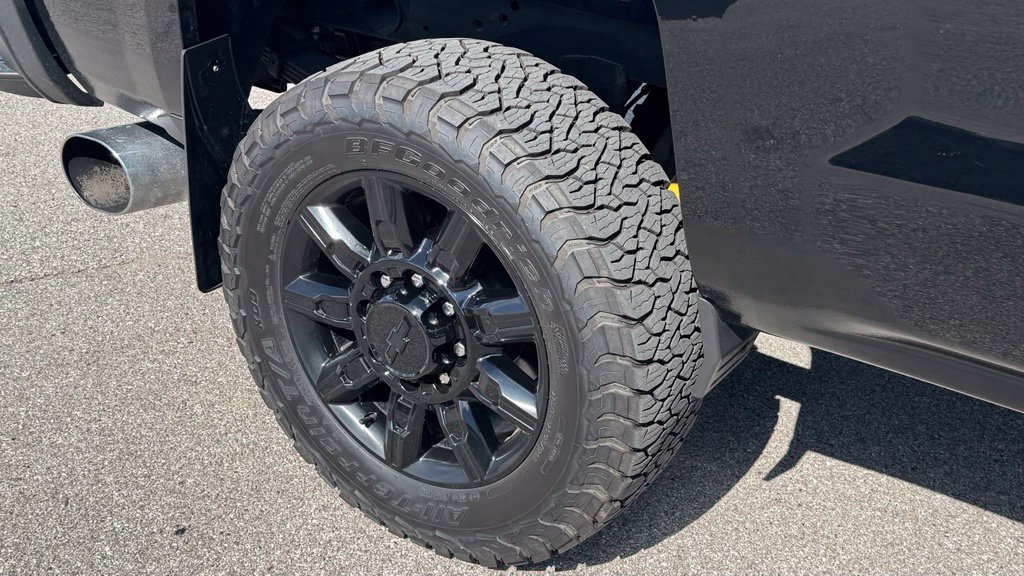 Used 2018 Chevrolet Silverado 2500 High Country w/ Duramax Plus Package AWD/4WD image 8
