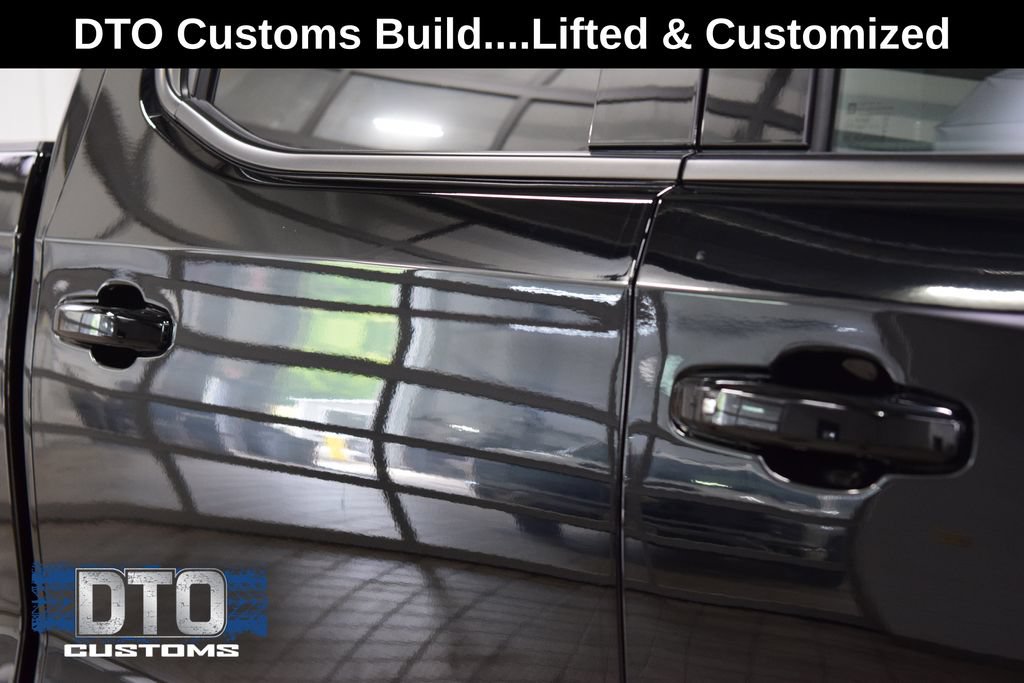 Used 2025 Chevrolet Silverado 1500 High Country w/ Midnight Edition AWD/4WD image 16