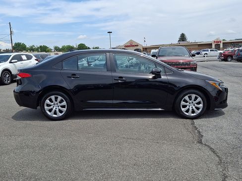 Used 2023 Toyota Corolla LE w/ Carpet Mat Package (TMS) FWD image 7