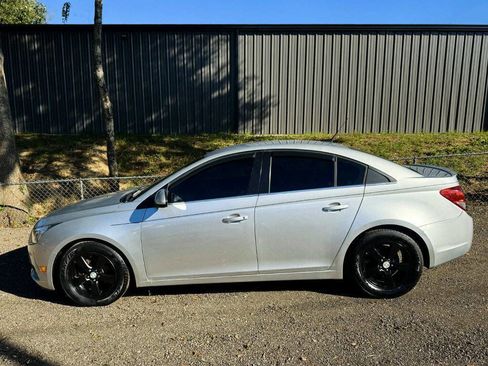 Used 2013 Chevrolet Cruze LT image 4