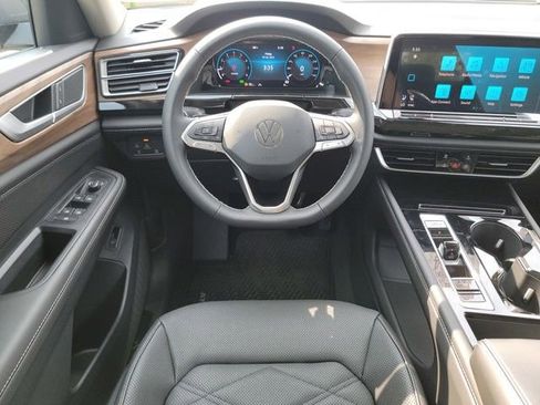 New 2026 Volkswagen Atlas SE image 25