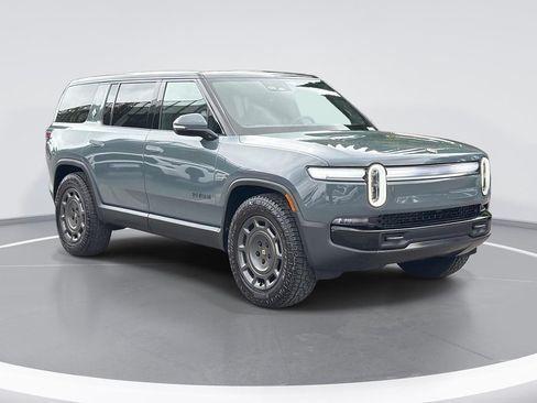 Used 2026 Rivian R1S Premium AWD/4WD image 1