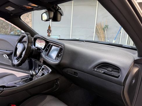 Used 2015 Dodge Challenger SXT w/ Driver Convenience Group image 14