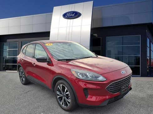 Certified 2021 Ford Escape SE w/ SE Sport Appearance Package FWD image 1