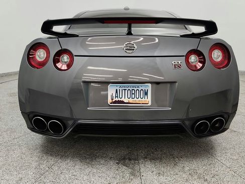 Used 2016 Nissan GT-R Black Edition image 19