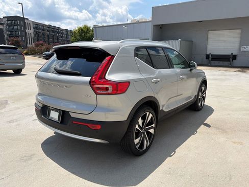 Used 2023 Volvo XC40 B4 Plus w/ Protection Package Premier FWD image 9