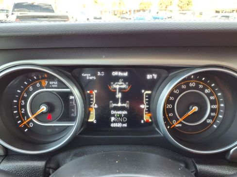 Used 2018 Jeep Wrangler Unlimited Sahara w/ Dual Top Group image 35