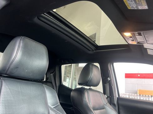 Used 2018 Toyota Tacoma Limited image 13