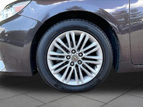 Used 2014 Lexus ES 350 w/ Luxury Package FWD image 9