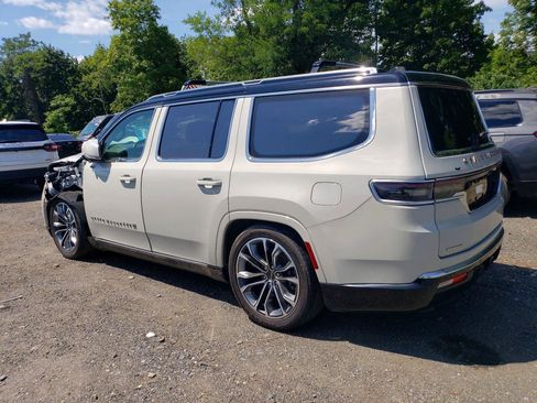 Used 2022 Jeep Grand Wagoneer Series III AWD/4WD image 4