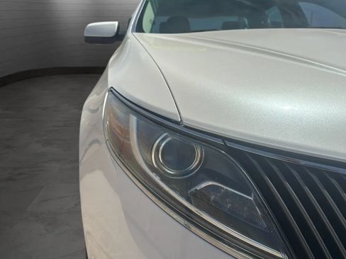 Used 2014 Lincoln MKS w/ Equipment Group 101A FWD image 32