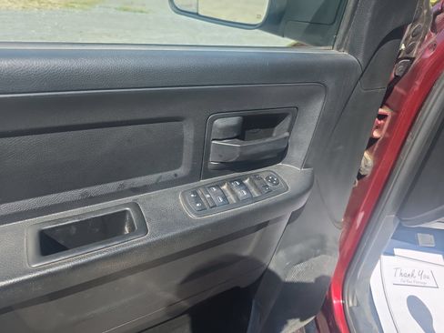 Used 2018 RAM 3500 Tradesman w/ Chrome Appearance Group RWD image 13