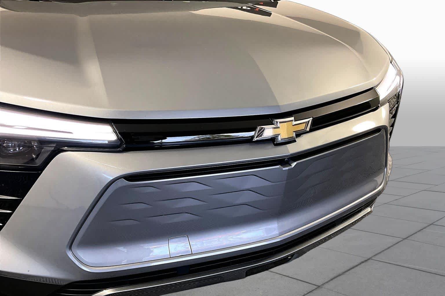 Used 2024 Chevrolet Blazer EV LT AWD/4WD image 27