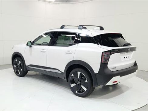 Certified 2025 Nissan Kicks SR image 6