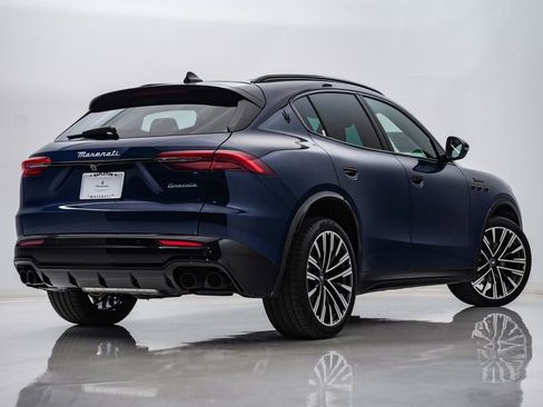 Certified 2025 Maserati Grecale Modena AWD/4WD image 9