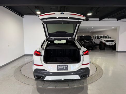 Used 2023 BMW X6 xDrive40i w/ M Sport Package AWD/4WD image 21