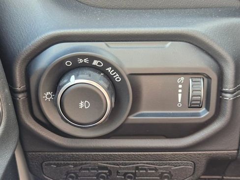 New 2026 Jeep Wrangler Sahara AWD/4WD image 21