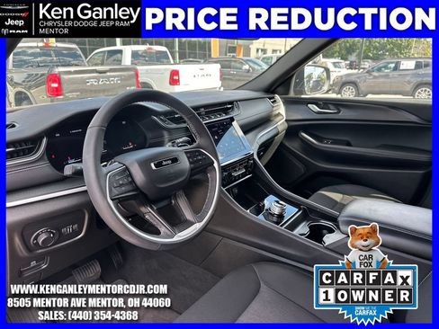 Used 2025 Jeep Grand Cherokee Laredo w/ Luxury Tech Group I AWD/4WD image 21