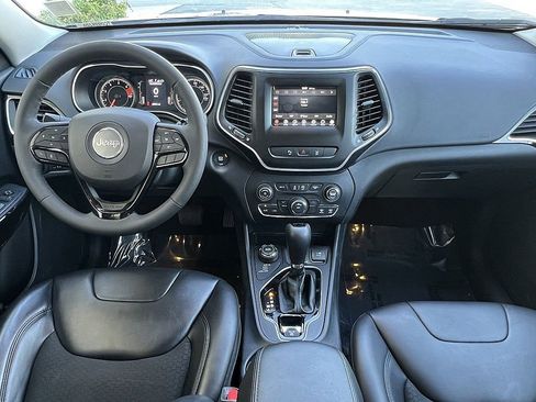 Used 2021 Jeep Cherokee Latitude Plus image 10