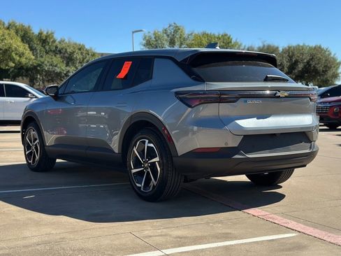 Used 2026 Chevrolet Equinox EV LT image 16