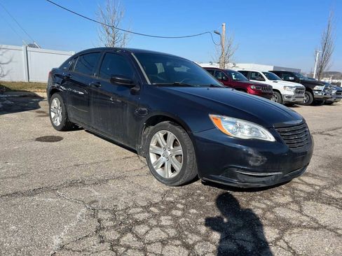 Used 2012 Chrysler 200 Touring w/ Cold Weather Group image 10